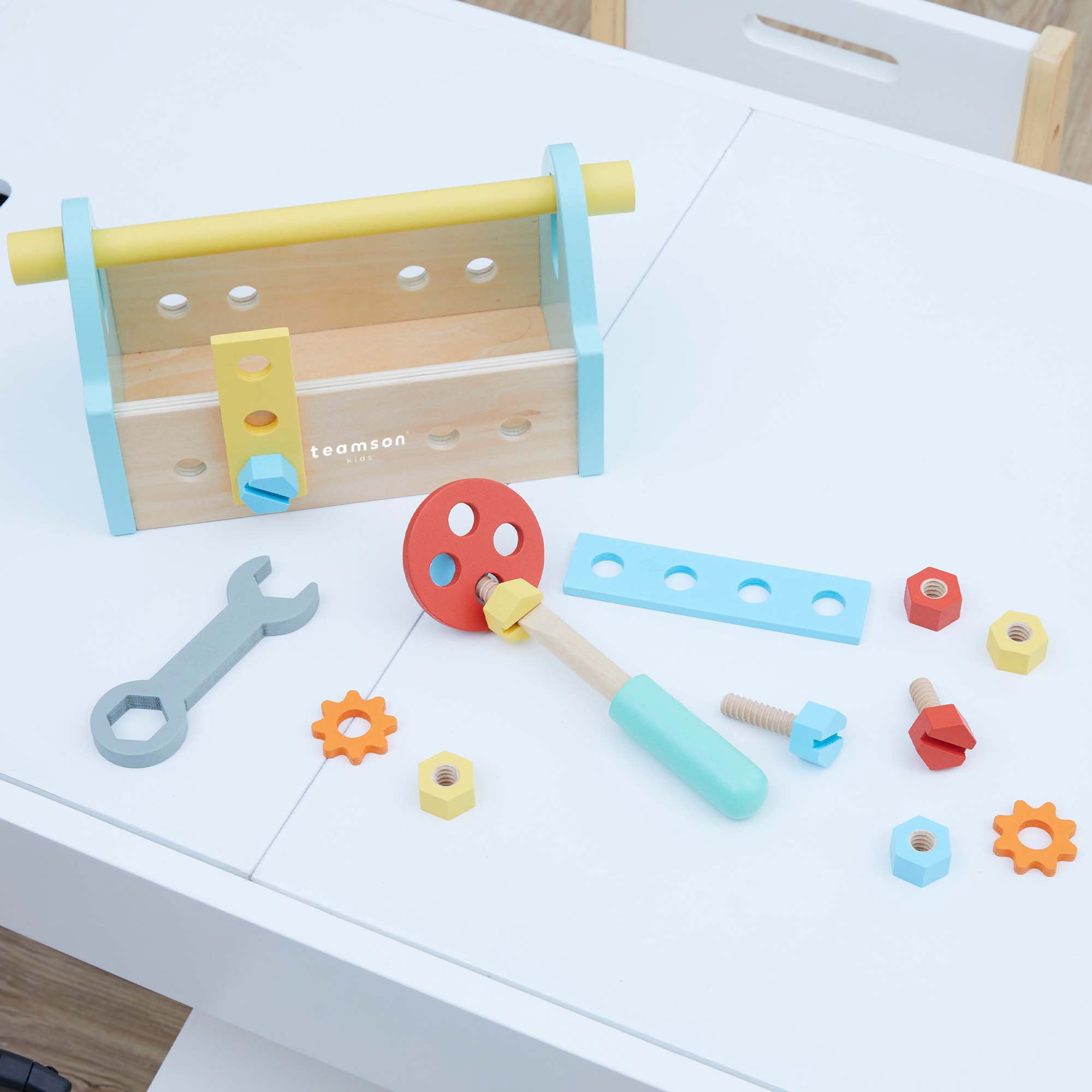 Teamson Kids Little Helper Wooden Tool Box, Tool Belt and Accessories, Multicolor